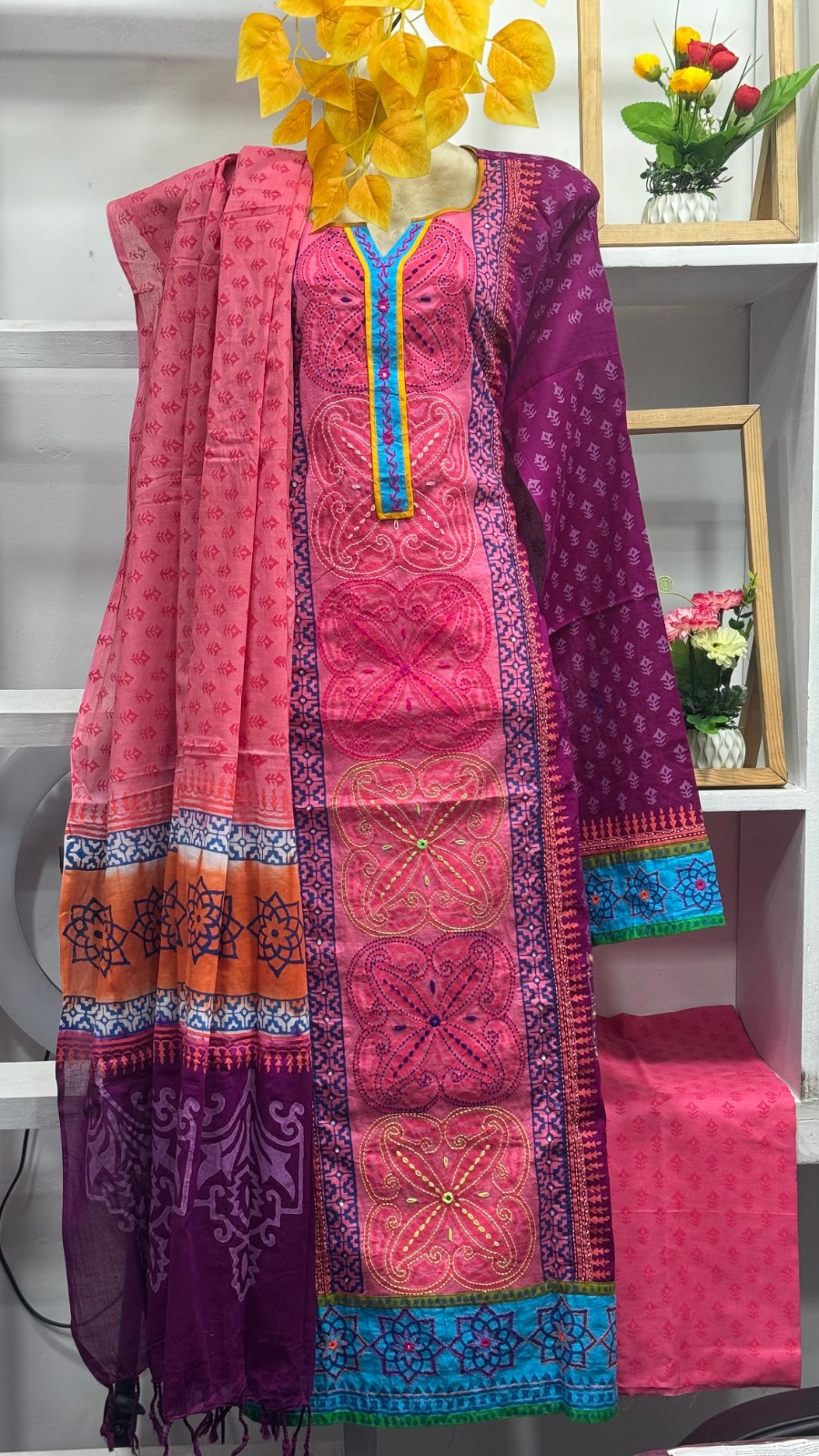 #AarongStyle #ThreePieceSet #HandcraftedFashion #ElegantWear #DailyStyle #FashionLovers